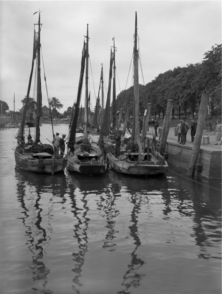 Theodor Möller, 1931, Rückkehr der Krabbenkutter, Hafen Tönning